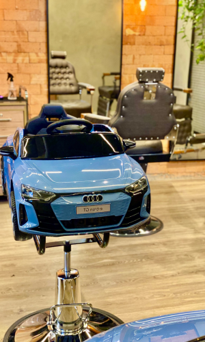 Barbera Barbearia e vinoteca espaço 05